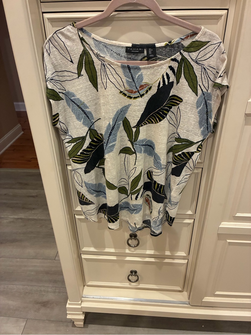 Tahari White Short Sleeve Tee with Olive & Blue Leaf Print